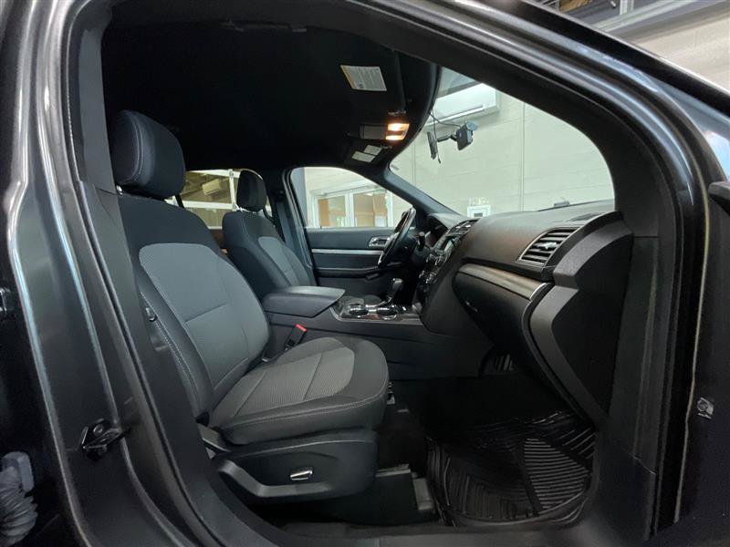 Used 2018 Ford Explorer XLT w/ Class II Trailer Tow Package FWD image 30