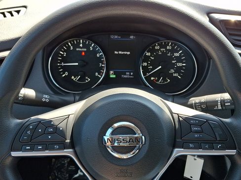 Used 2018 Nissan Rogue S image 18