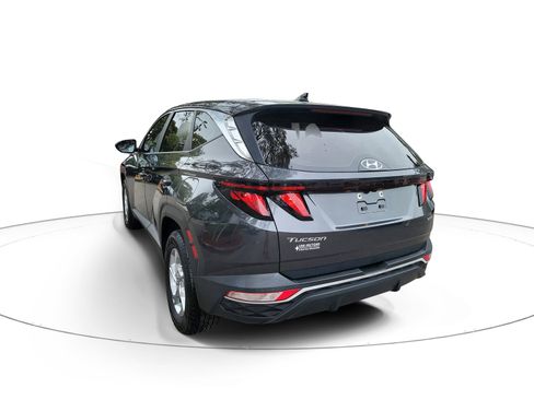Used 2023 Hyundai Tucson SE image 3