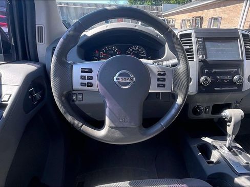 Used 2019 Nissan Frontier SV AWD/4WD image 5