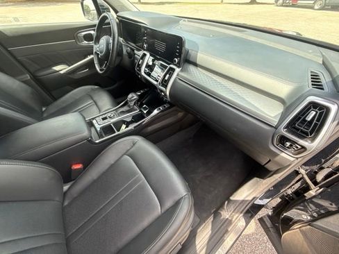 Used 2023 Kia Sorento SX AWD/4WD image 15