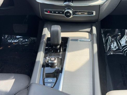 Certified 2025 Volvo XC60 B5 Plus image 15
