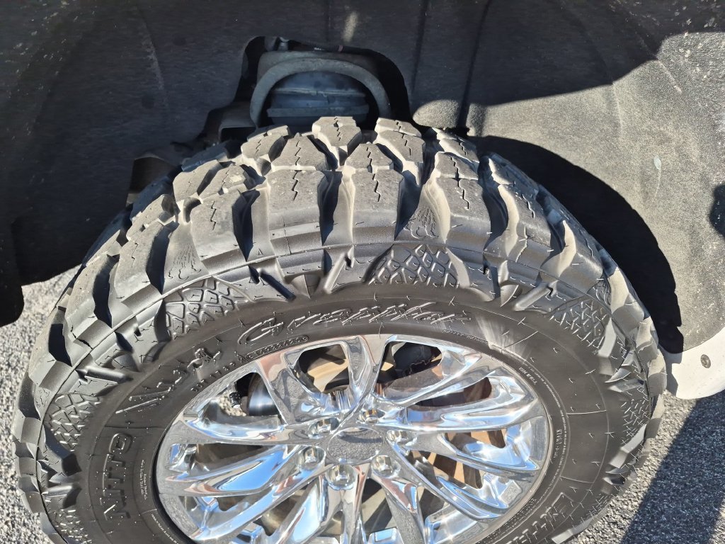 Used 2018 GMC Sierra 1500 SLT AWD/4WD image 9