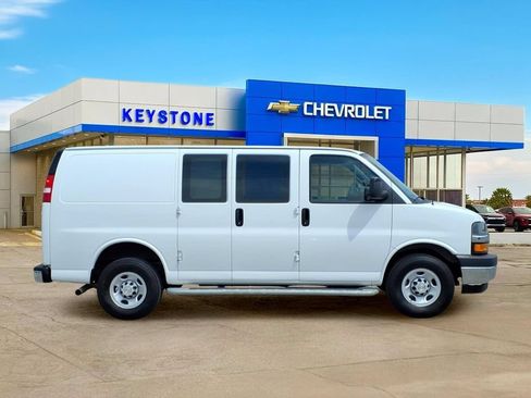 Used 2024 Chevrolet Express 2500 w/ Driver Convenience Package RWD image 8