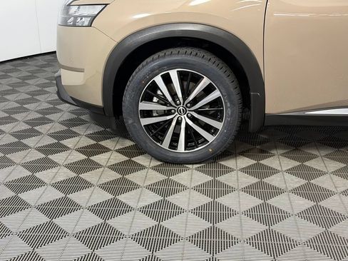 Used 2025 Nissan Pathfinder Platinum w/ Cargo Package AWD/4WD image 12