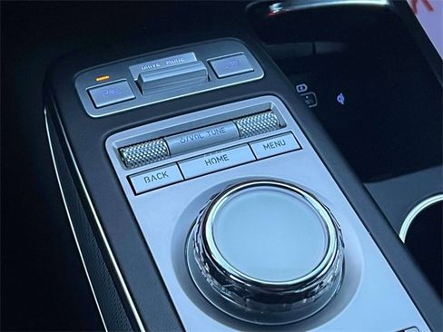 Used 2024 Genesis GV70 2.5T w/ Sport Prestige Package image 34