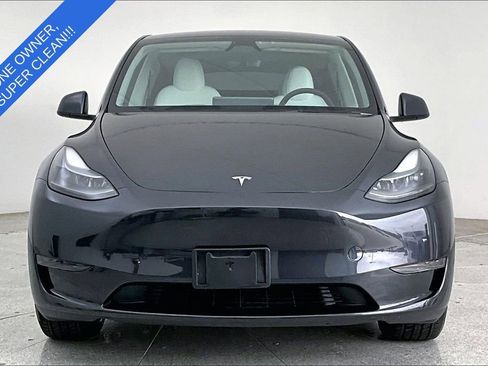 Used 2025 Tesla Model Y Long Range RWD image 2