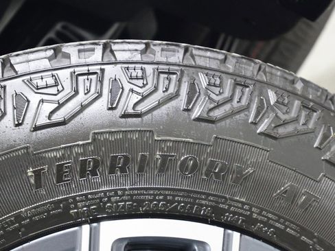 Used 2024 Chevrolet Colorado Z71 w/ Z71 Convenience Package 2 image 44