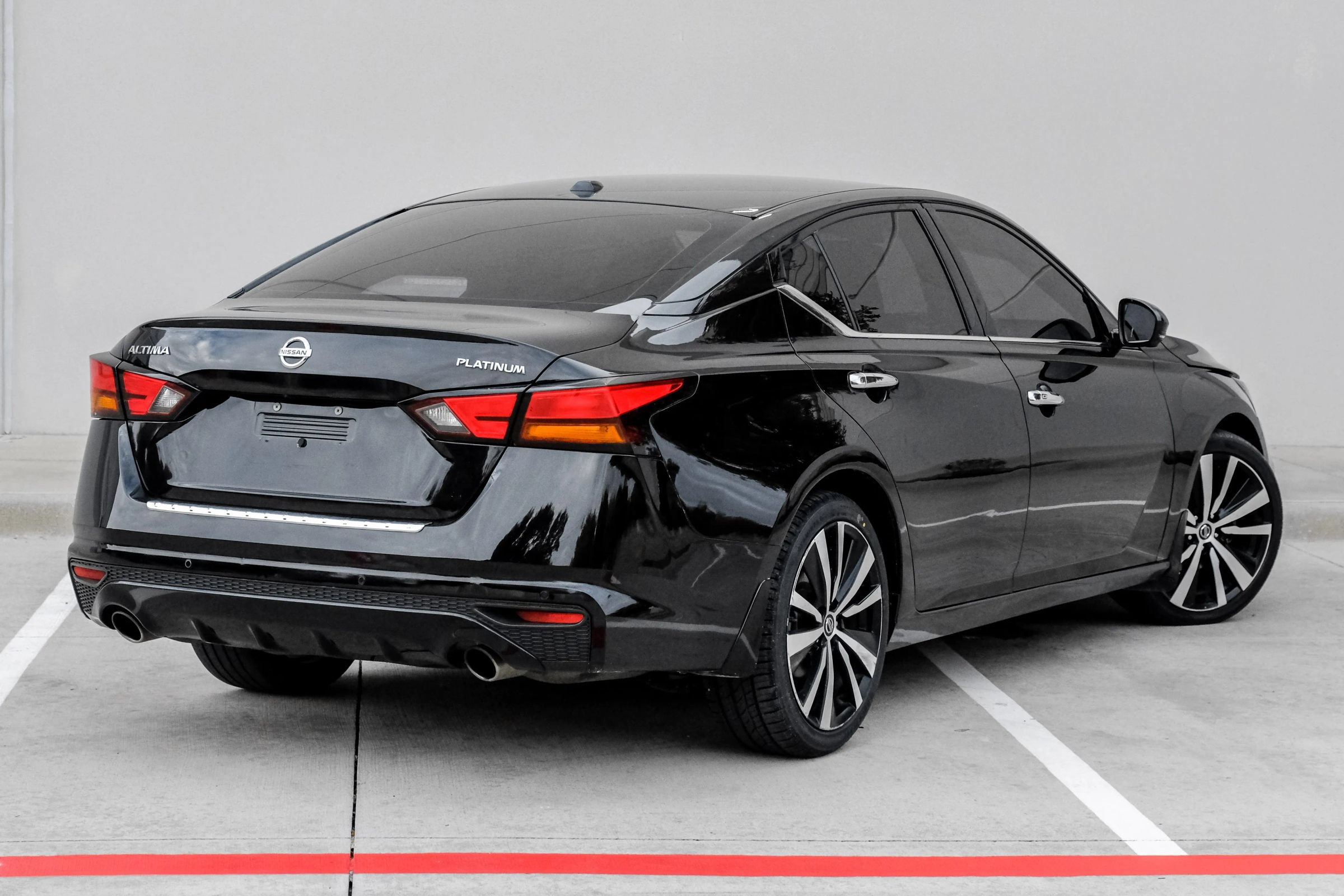Used 2020 Nissan Altima 2.5 Platinum FWD image 4