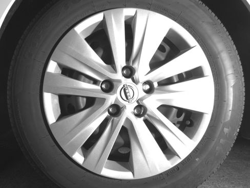 Used 2025 Nissan Sentra S FWD image 12
