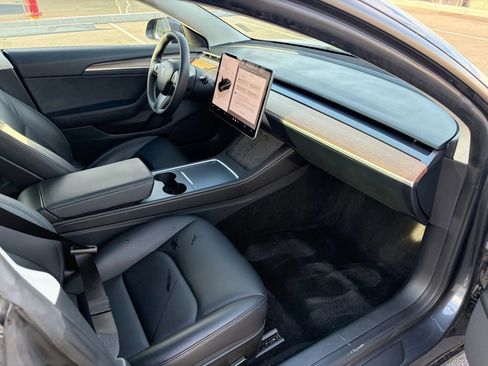 Used 2023 Tesla Model 3 Standard Range image 12