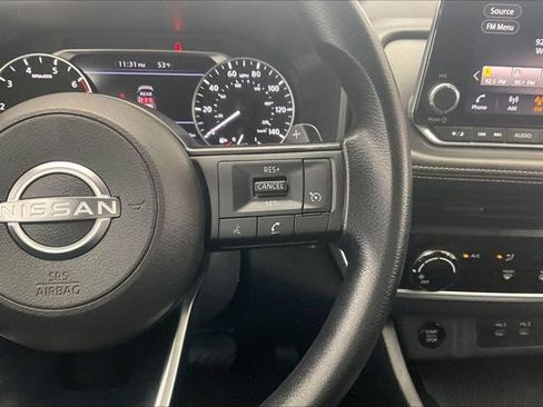 Used 2024 Nissan Rogue S AWD/4WD image 21