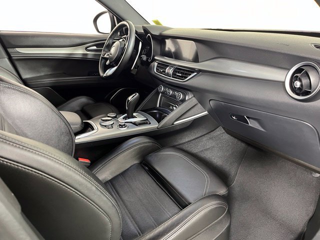 Used 2023 Alfa Romeo Stelvio Veloce AWD/4WD image 48