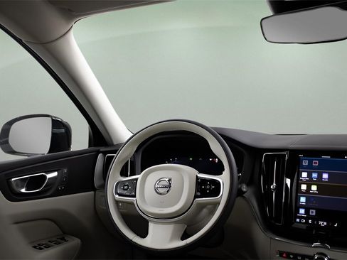 Certified 2025 Volvo XC60 T8 Core w/ Protection Package Premier image 34