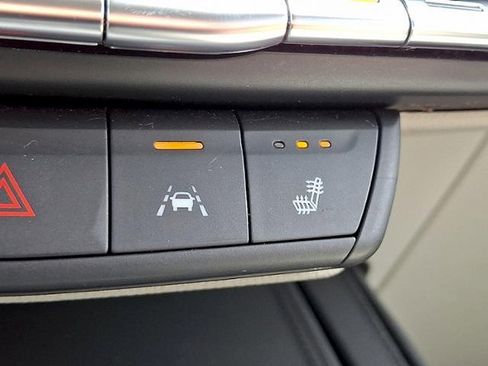 Used 2021 Cadillac XT4 Luxury w/ Cold Weather Package AWD/4WD image 28