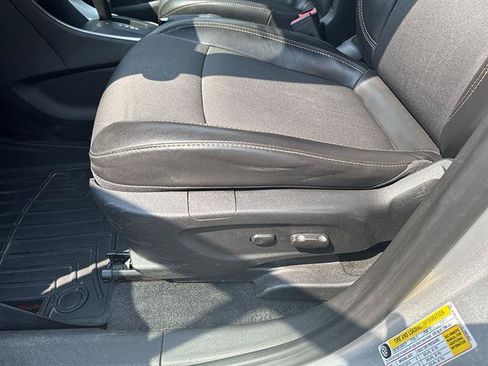 Used 2018 Chevrolet Trax LT w/ LT Convenience Package FWD image 42
