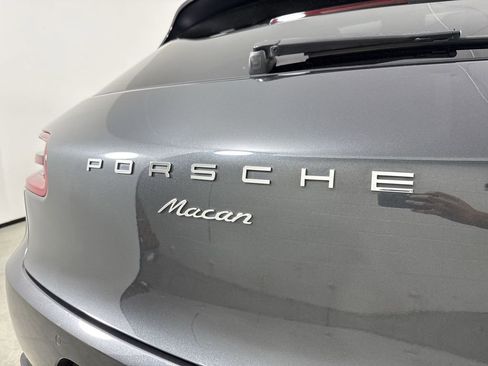 Certified 2017 Porsche Macan AWD/4WD image 19