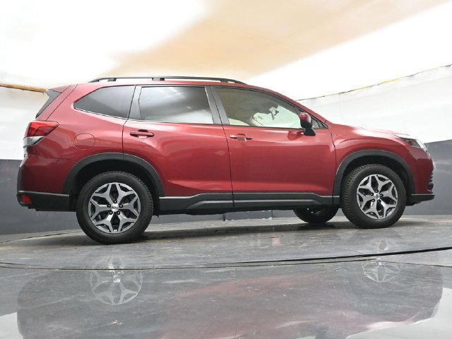 Used 2023 Subaru Forester Premium AWD/4WD image 35