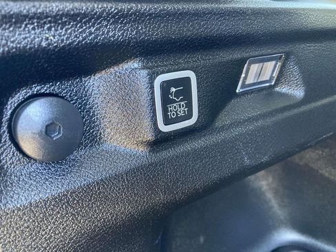 Used 2023 Jeep Grand Cherokee L Limited image 15