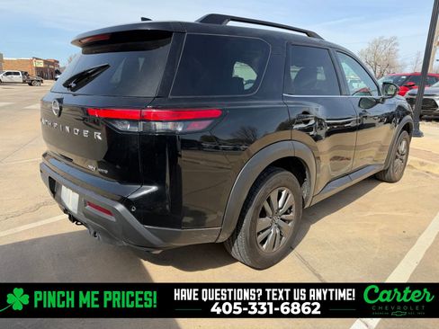 Used 2024 Nissan Pathfinder SV w/ SV Premium Package image 4