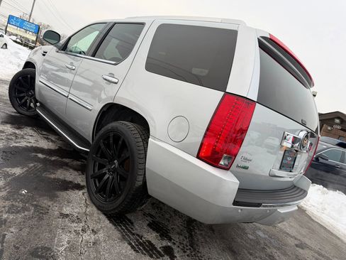 Used 2012 Cadillac Escalade Luxury image 59