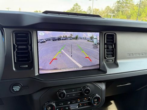 Used 2025 Ford Bronco Badlands image 17