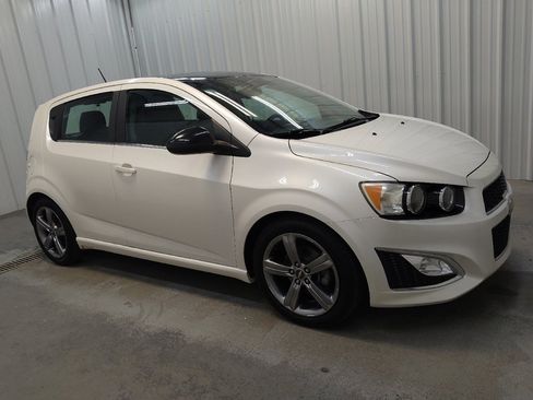 Used 2015 Chevrolet Sonic RS w/ Advanced Safety Package FWD image 11