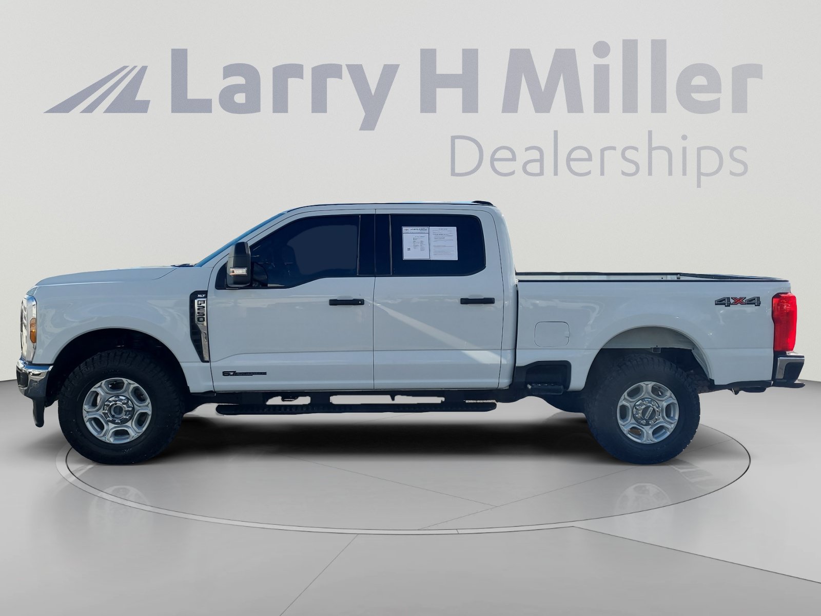 Used 2025 Ford F250 XLT AWD/4WD image 2