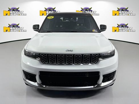 Used 2023 Jeep Grand Cherokee L Summit w/ Rear Seat Video Group I AWD/4WD image 2
