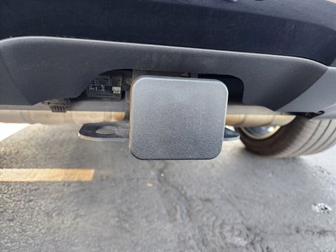 Used 2023 Mercedes-Benz GLE 350 4MATIC w/ AMG Line Exterior image 12