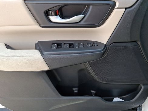 Used 2019 Honda CR-V LX image 12
