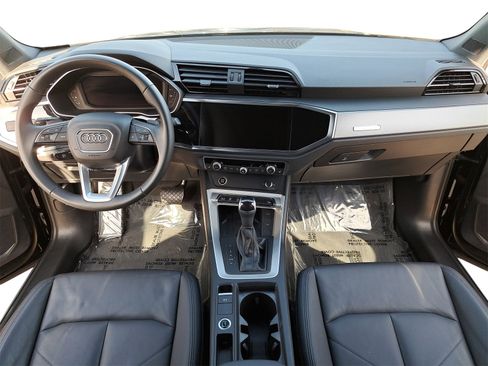 Certified 2025 Audi Q3 2.0T Premium w/ Convenience Package image 9