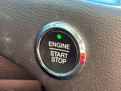 Used 2024 Ford Edge Titanium image 13