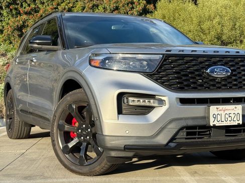 Used 2020 Ford Explorer ST w/ ST Street Pack image 5