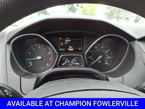 Used 2018 Ford Focus SE w/ SE Appearance Package FWD image 18