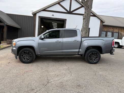 Used 2020 GMC Canyon SLE w/ Driver Alert Package image 2