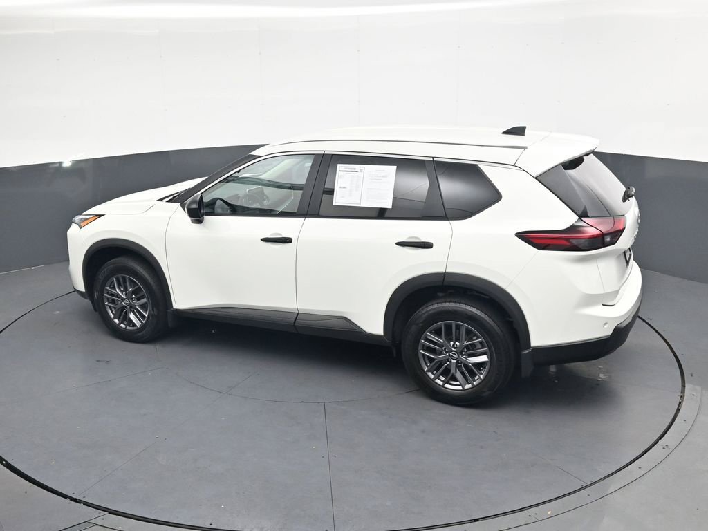 Used 2025 Nissan Rogue S AWD/4WD image 33