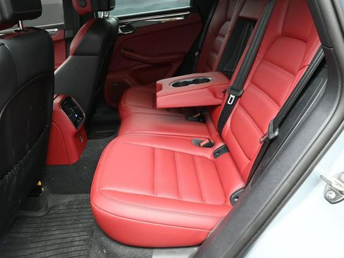 Certified 2024 Porsche Macan GTS image 17