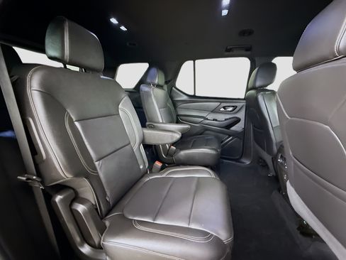 Used 2023 Chevrolet Traverse LT w/ LPO, Floor Liner Package FWD image 30
