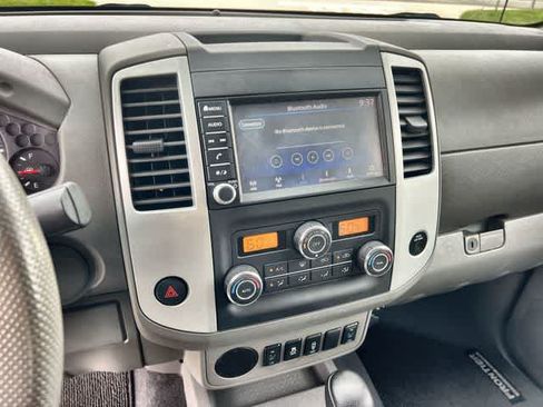 Used 2020 Nissan Frontier SV w/ Midnight Edition Floor Mats RWD image 18