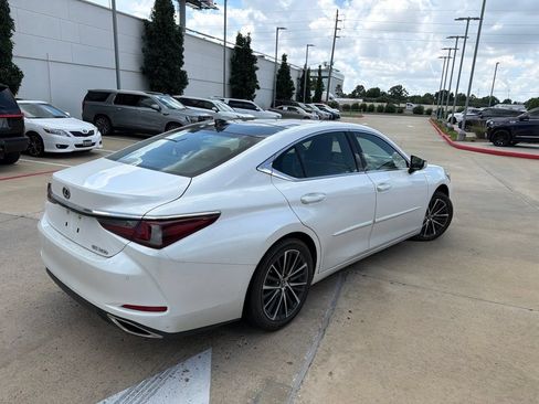 Used 2023 Lexus ES 350 w/ Premium Package FWD image 3
