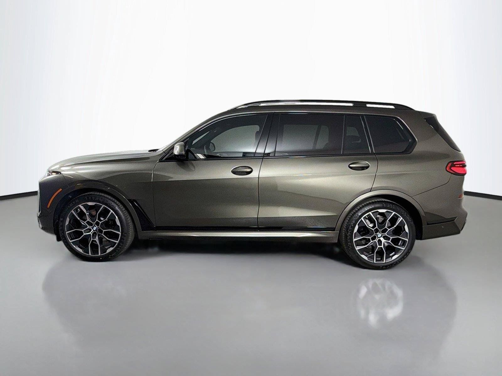 New 2027 BMW X7 xDrive40i w/ M Sport Package AWD/4WD image 8