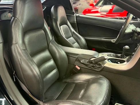 Used 2005 Chevrolet Corvette Convertible w/ Preferred Equipment Group RWD image 16