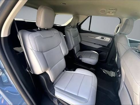 Used 2025 Ford Explorer Active w/ Active Comfort Package AWD/4WD image 10