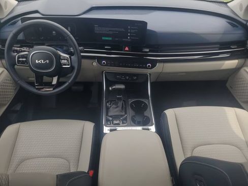 Used 2025 Kia Carnival SX Prestige FWD image 18