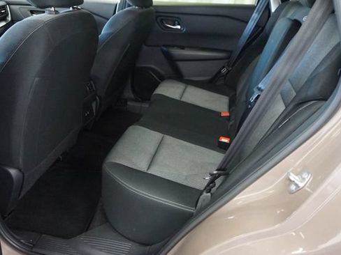 Used 2025 Nissan Rogue SV FWD image 11