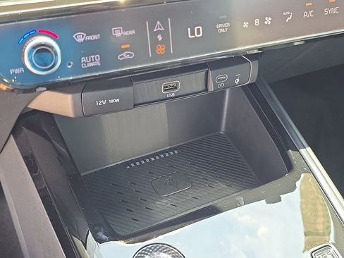 New 2026 Kia Niro EX FWD image 27