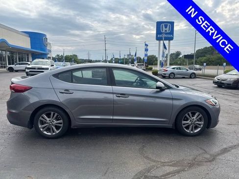 Used 2018 Hyundai Elantra Value Edition w/ Winter Weather Package FWD image 6