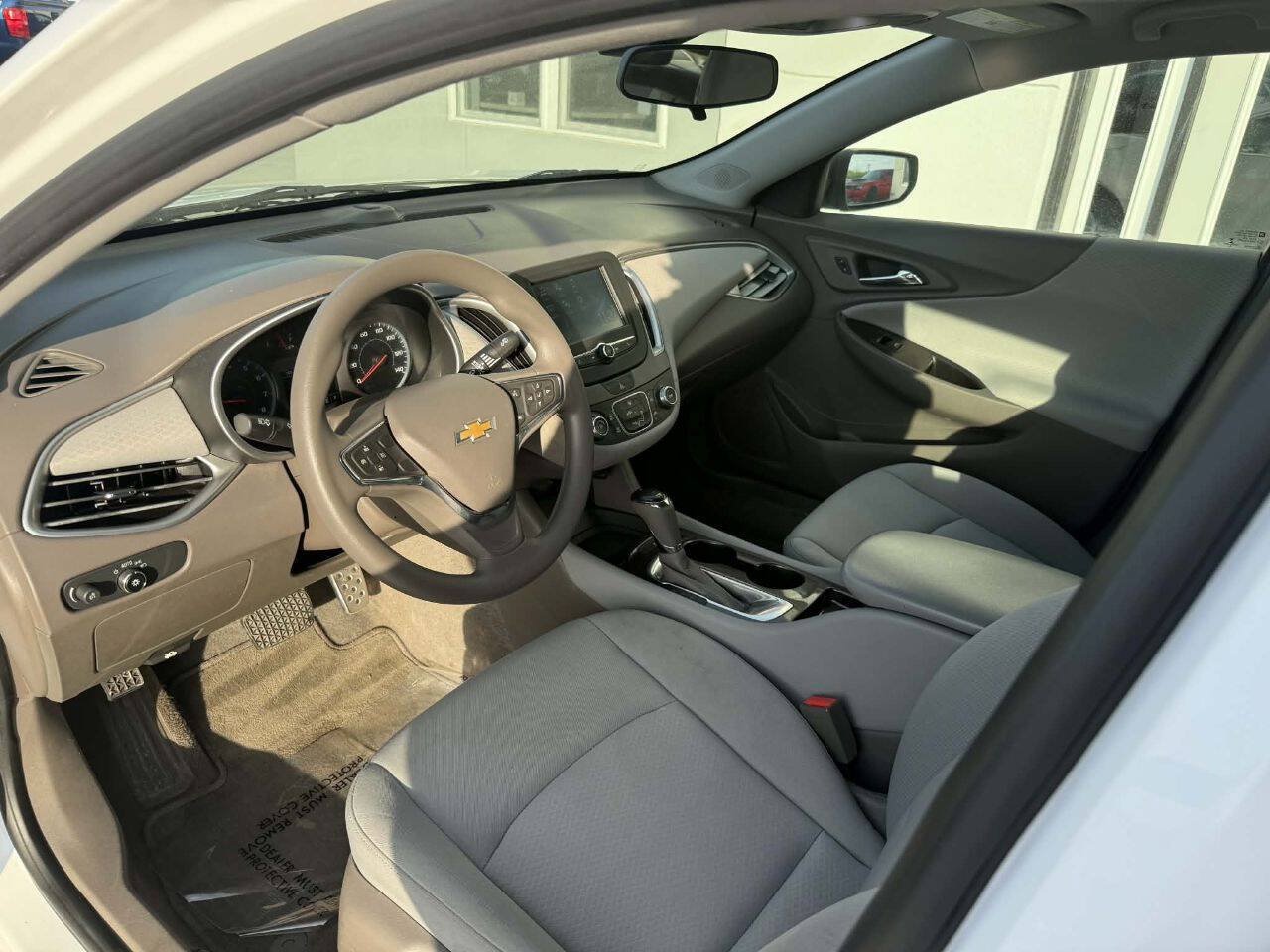 Used 2017 Chevrolet Malibu LS FWD image 10