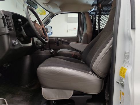 Used 2025 Chevrolet Express 2500 w/ Driver Convenience Package RWD image 14